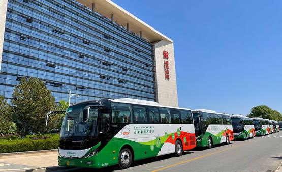 海航航空北京基地氫能源班車上崗.jpg